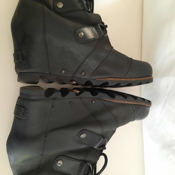 Sorel Women's Ankle Boots - Black - Picture 9 of 16